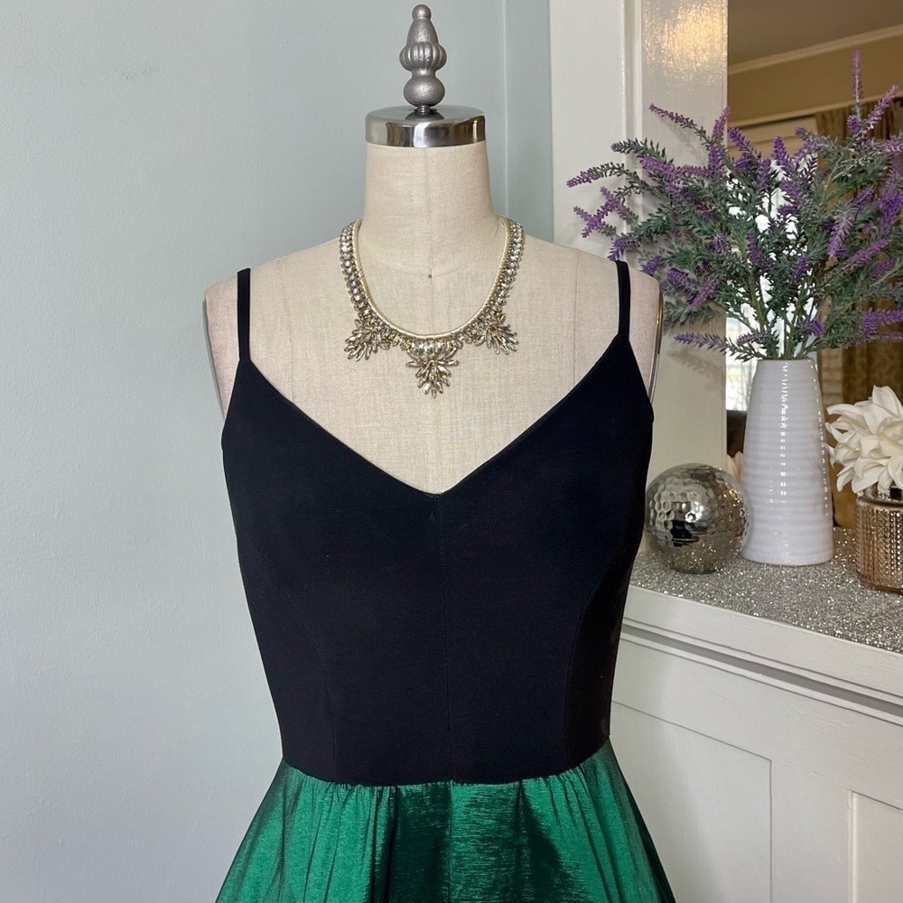 Betsy & Adam V Neck High Low Maxi Prom Dress Formal Gown Emerald Green Black 10 - Picture 4 of 10